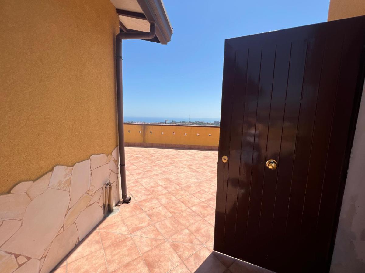 Villa Attico Etnamare Gravina di Catania Exterior foto